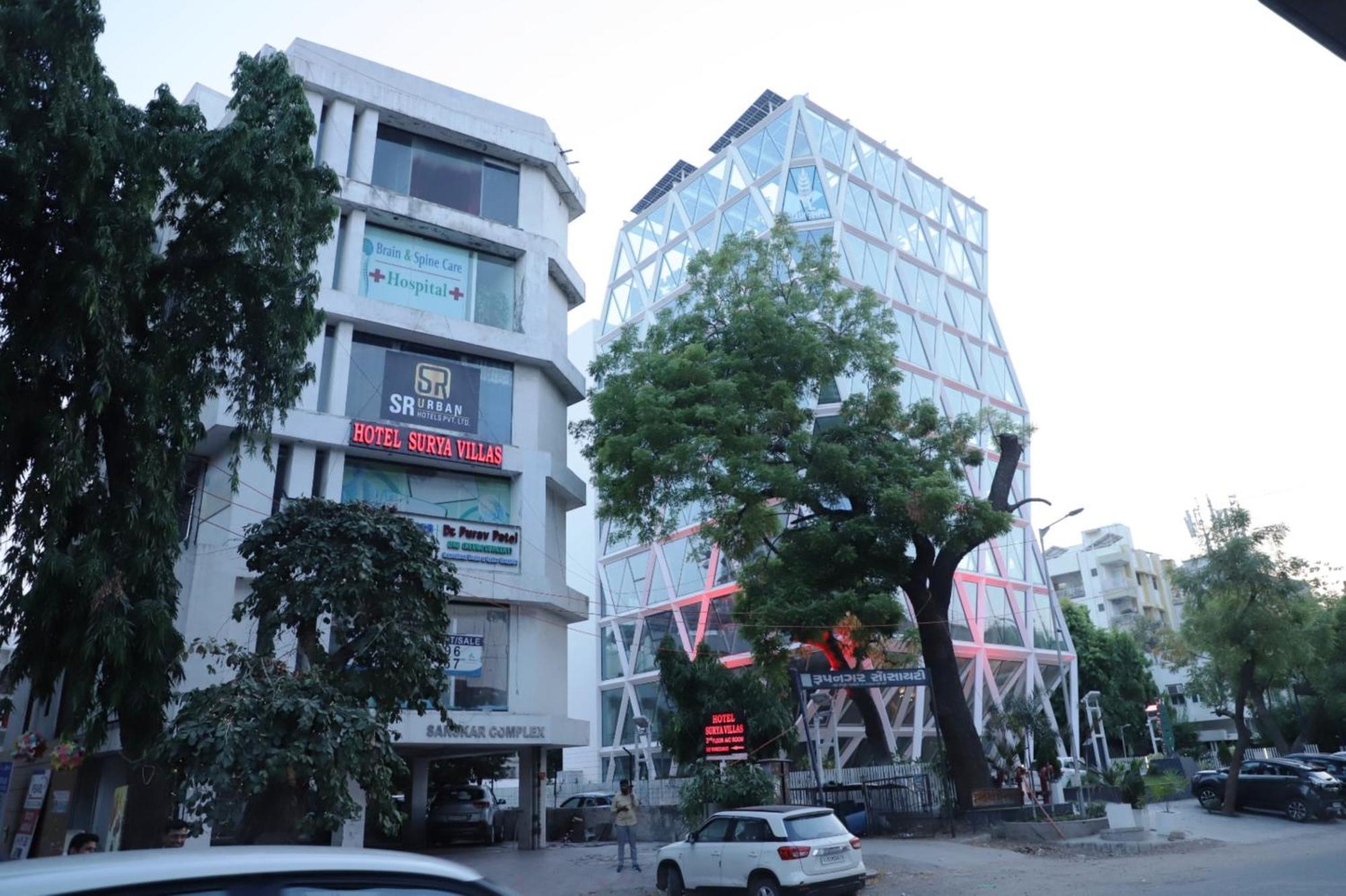 Hotel Surya Villa อาเมดาบัด ภายนอก รูปภาพ